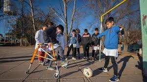 Rechazo injustificado de prestaciones para un niño con discapacidad